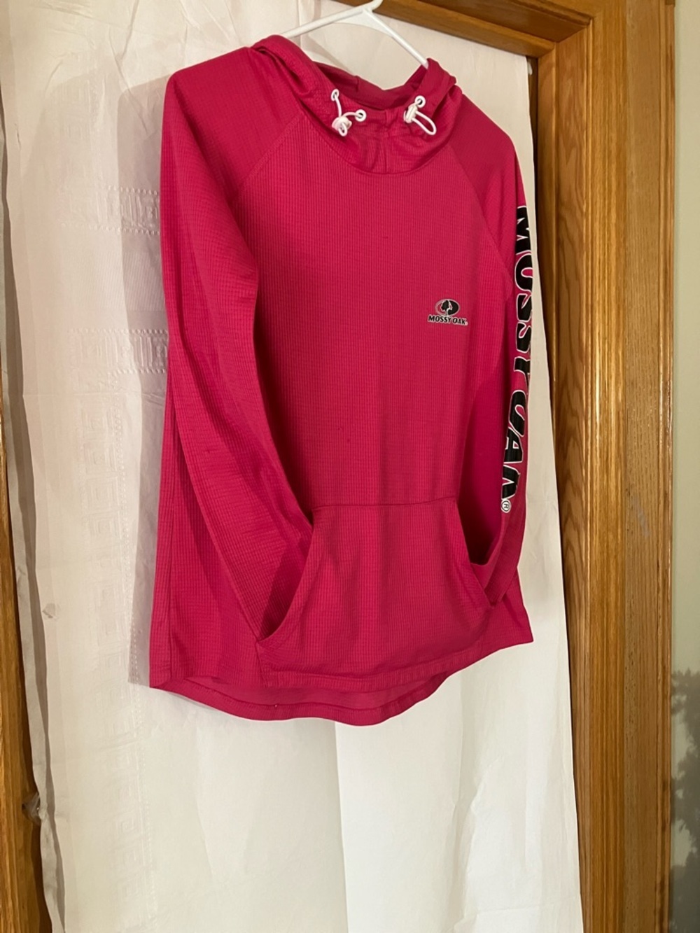 Mossy Oak Women’s 8-10 Hot Pink Hooded Long Sleeve w/Kangaroo Pocket Top